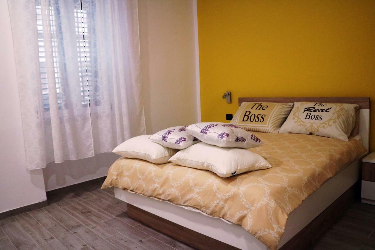 Apartment Toni Pola Esterno foto